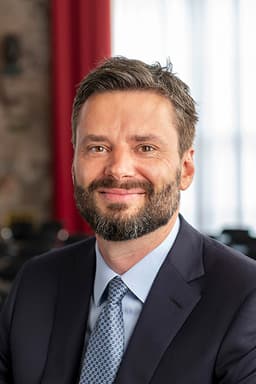 Portrait of Ralph Ossa